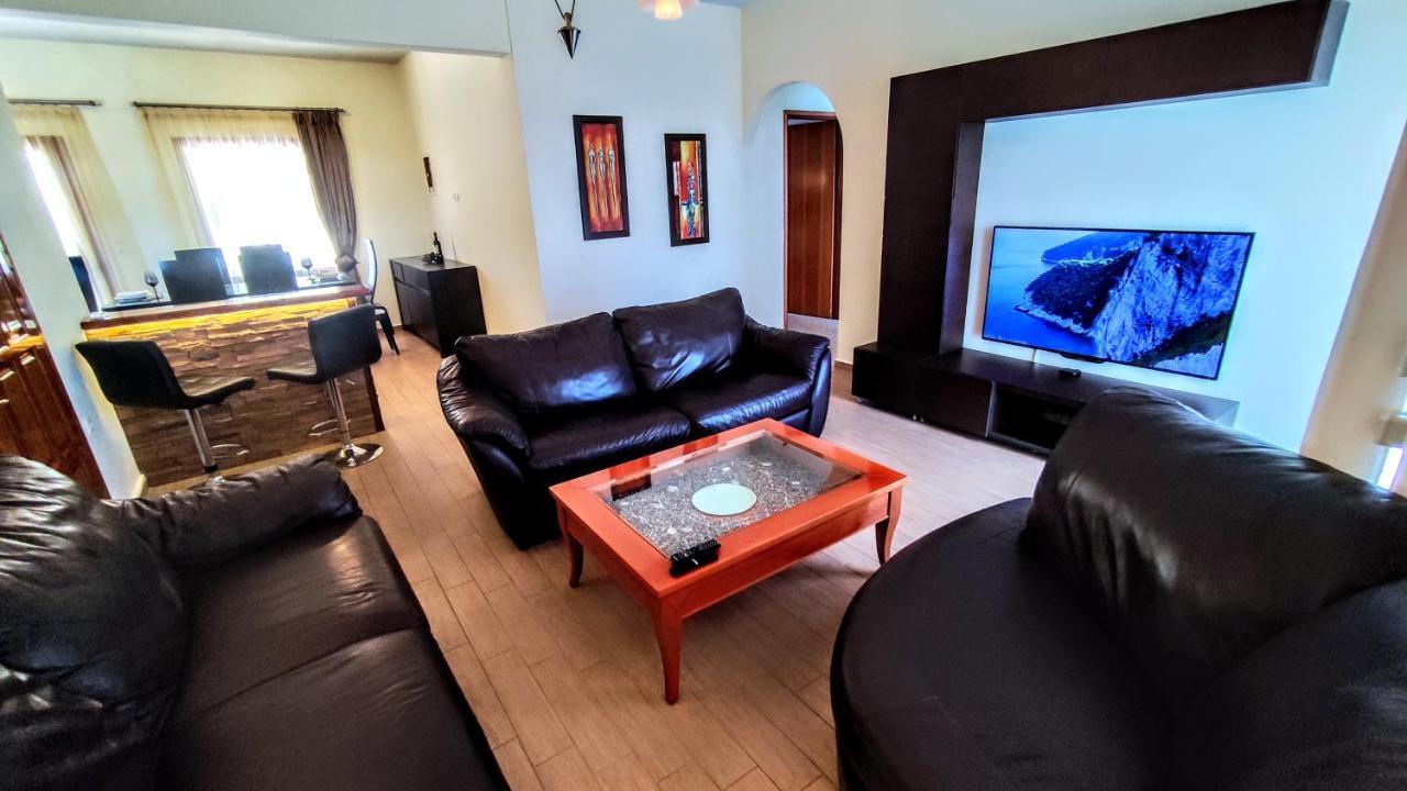 Apartamento The Elysian At Nicopolis Jacuzzi Nikopolis Exterior foto